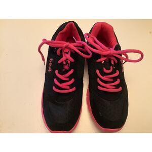 Best Girls size 6 tennis shoe